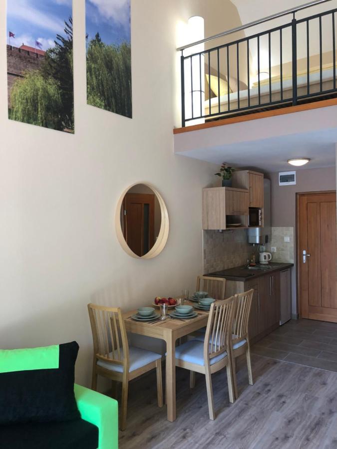 Castellum Apartmanhaz Gyula Buitenkant foto