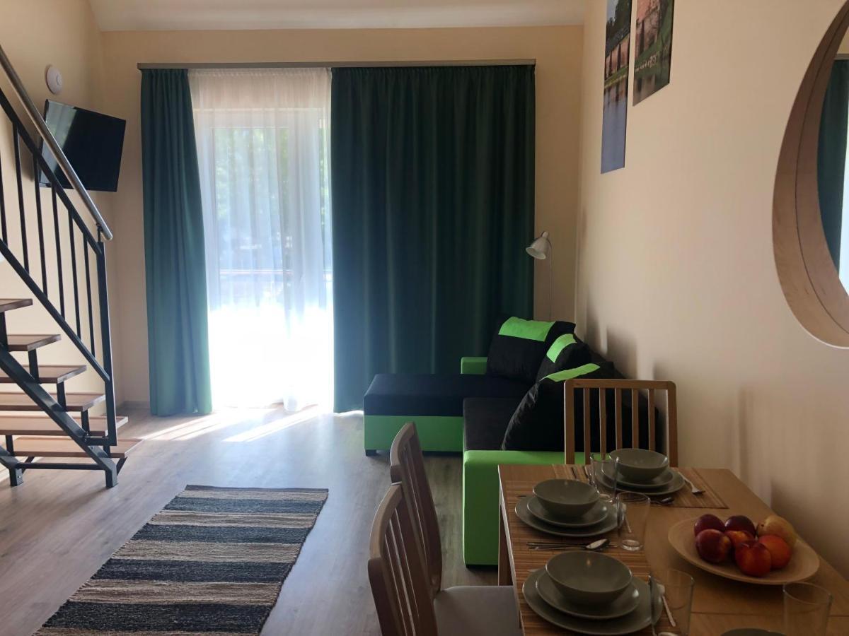 Castellum Apartmanhaz Gyula Buitenkant foto