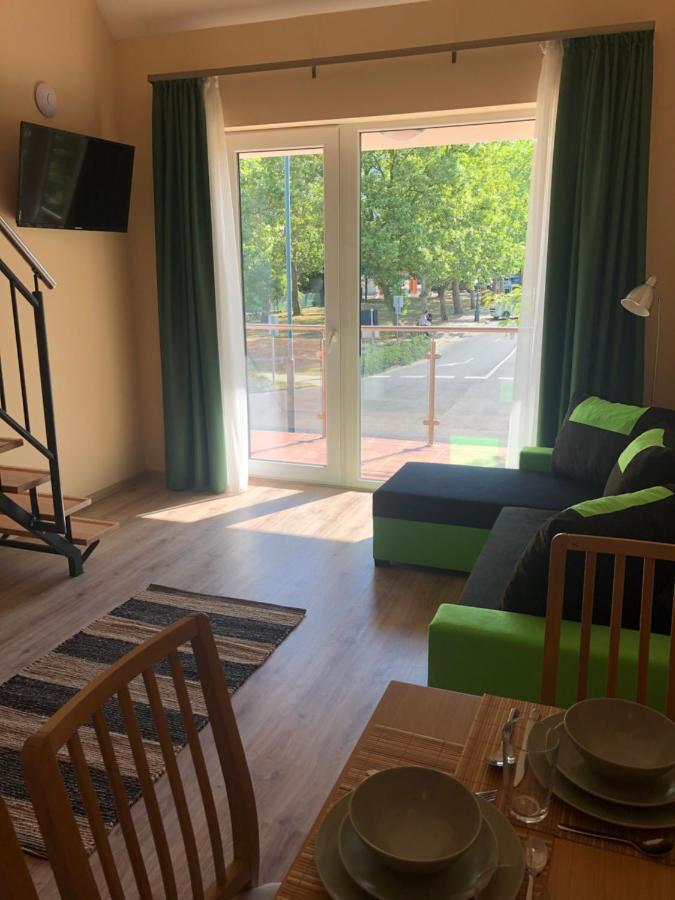 Castellum Apartmanhaz Gyula Buitenkant foto