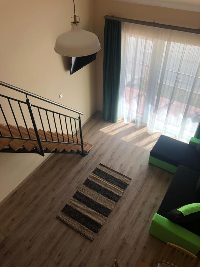 Castellum Apartmanhaz Gyula Buitenkant foto